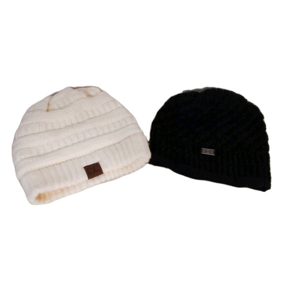 Women's Set Of Two Toboggans/white CC /Black Under Armour - Picture 1 of 16